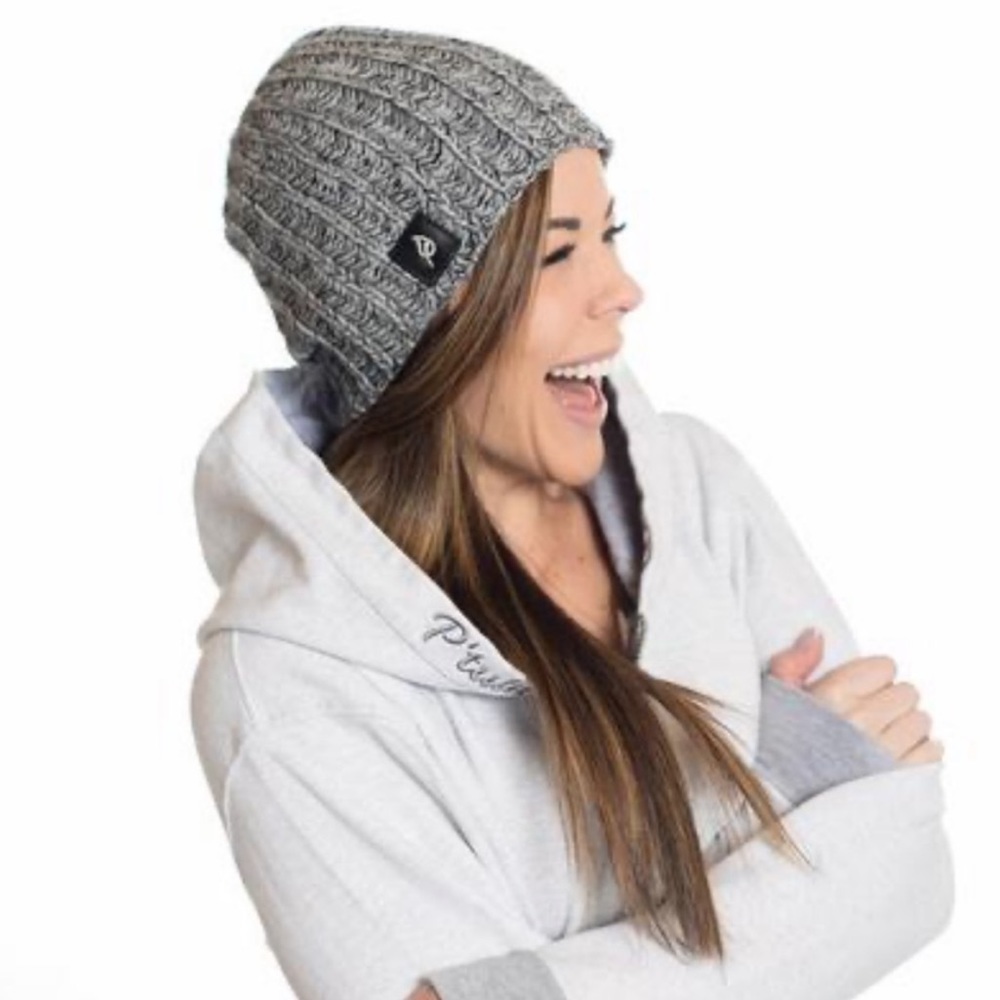 P’tula Aurora knit hat / frosted gray mid-slouch